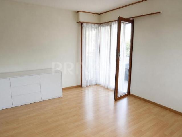 Exklusiv: Charmante 2½ Zimmer Wohnung mit Balkonen und Seeblick