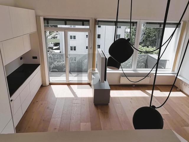 EXKLUSIV GESCHNITTEN RUHELAGE MIT BALKON HOCHWERTIGE AUSSTATTUNG