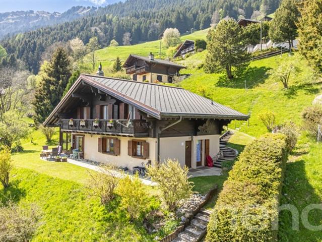 Exklusiv Großes Chalet mit 2 Garagen auf einem Grundstück von 3255 m²