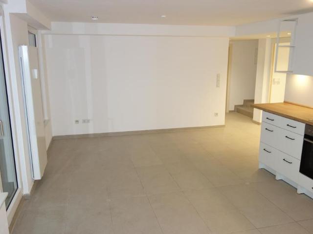 EXKLUSIV IN GRAFENBERG SOUTERRAIN GARTEN TERRASSENWOHNUNG SEHR RUHIG RENOVIERT MODERNES DUSCHBAD