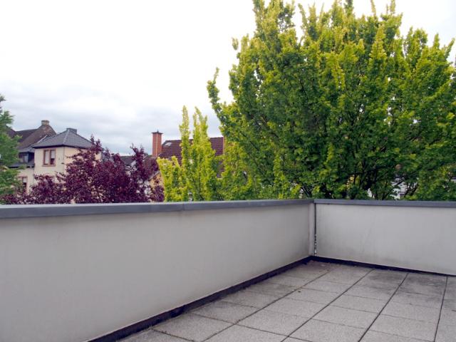 EXKLUSIV mit EBK* Sehr schöne 3,5 Zi. Wohnung mit großem Südostbalkon.