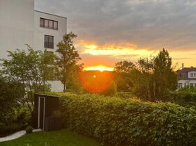Exklusiv möbilierte 2 Zimmer Erdgeschosswohnung mit Garten und Balkon