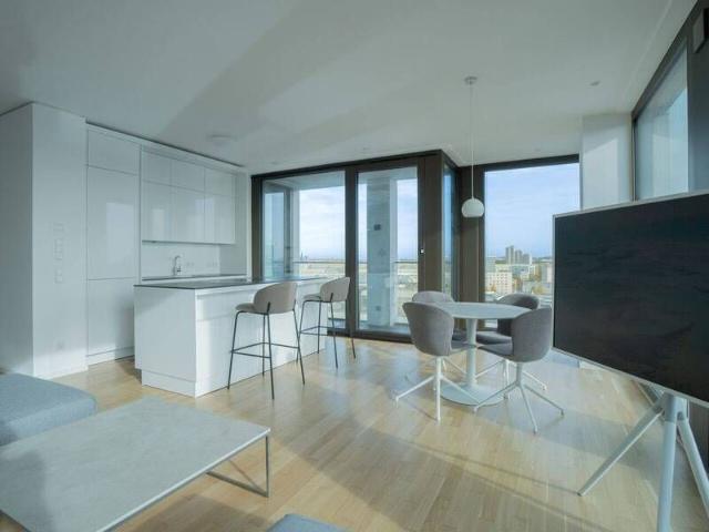 Exklusiv möblierte 3 Zimmer Designwohnung im Grandaire mit Balkon und Weitblick