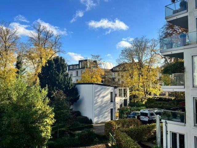 Exklusiv möblierte 2 Zimmer Wohnung mit Loggia in Bestlage an der Außenalster Schwanenwik
