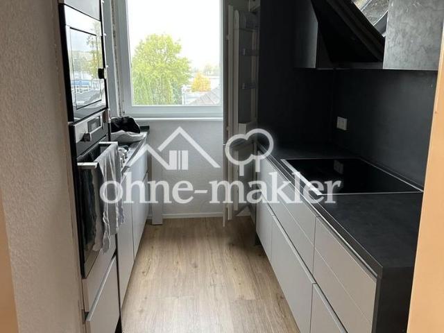 Exklusiv modernisierte 3 Zimmer Wohnung mit Südbalkon, neuem Bad & Einbauküche