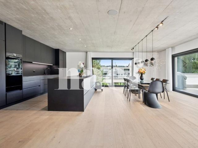 EXKLUSIV: Prächtige 5,5 Zimmer Wohnung von 182 m² mit großer Terrasse zum Verkauf in Fribourg