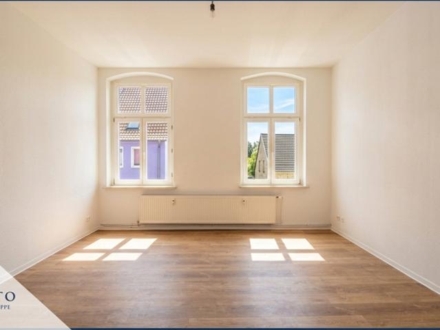 Exklusiv renovierte 2 Raumwohnung mit neuer EBK & modernisiertem Bad