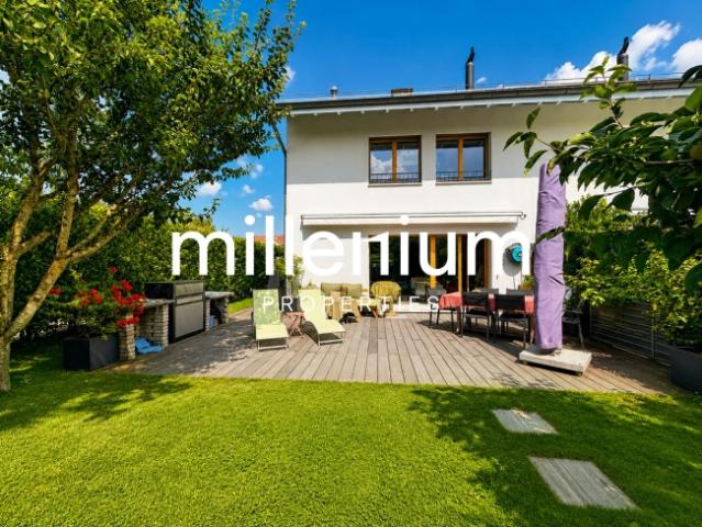 Exklusiv – Schöne Familienvilla mit Pool