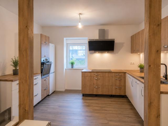Exklusiv sanierte 3 Zimmer Küche Bad Wohnung mit großer Terrasse, und hochwertiger Ausstattung