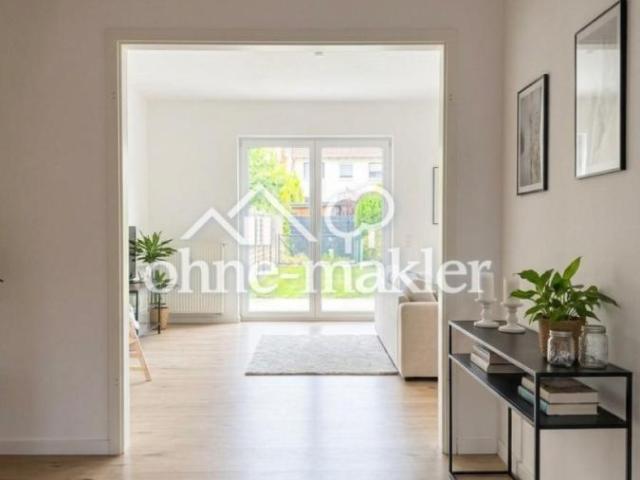 Exklusiv saniertes Hinterhaus mit Garten ca. 150qm WFL, 3 Schlafzimmer, schöne Terrasse etc