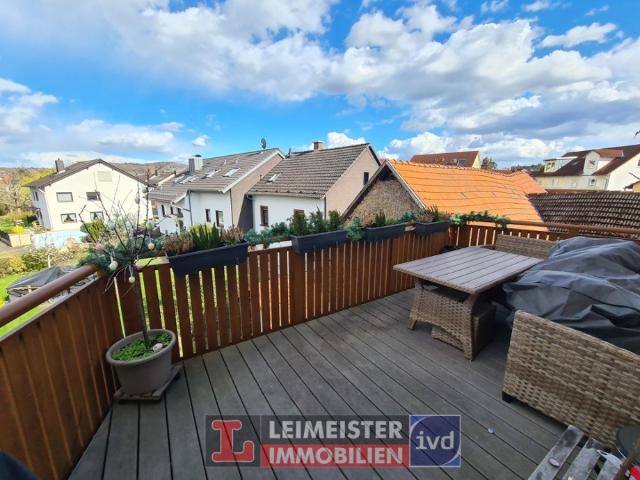 Erdgeschoss 2 Zimmer Wohnung mit TERRASSE UND GARTEN