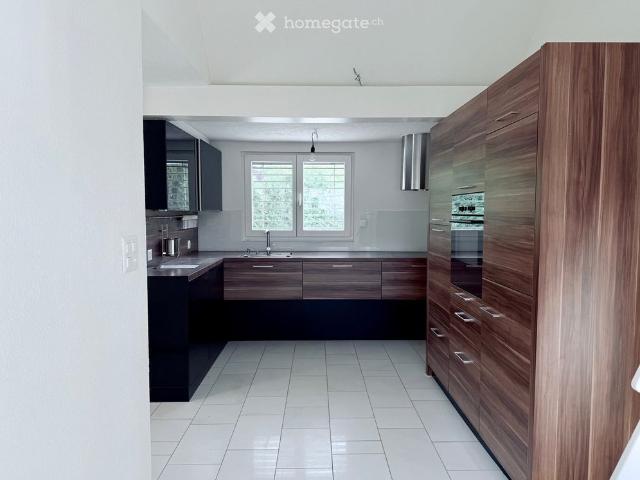 Exklusive 3.5 Zimmer Dachwohnung mit Weitsicht in Dänikon
