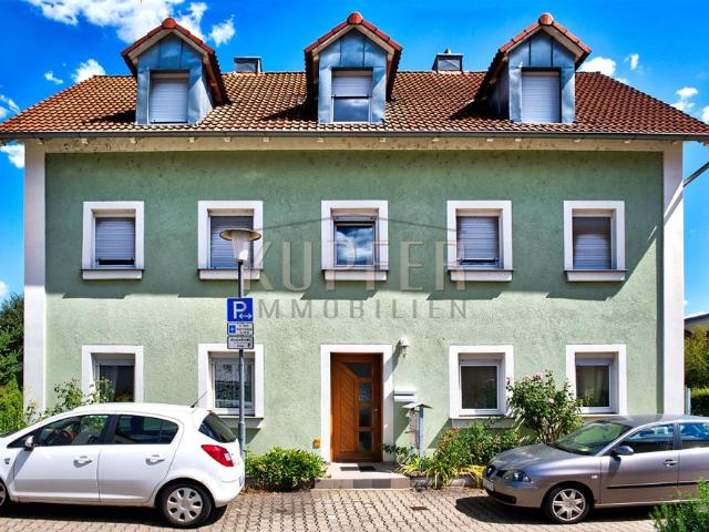 Exklusive 3 Zi Wohnung mit Balkon in begehrter Wohnlage!