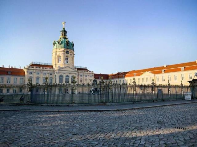 Exklusive 3 Zimmerwohnung Am Schlosspark mit Abendsonne!