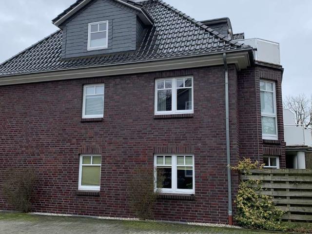Exklusive 3 Zimmer Dachgeschosswohnung Wohnung mit Balkon und EBK in Oldenburg Eversten