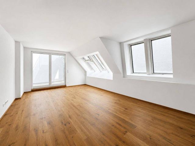 Exklusive 3 Zimmer DG Wohnung