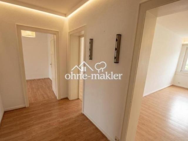 Exklusive 3 Zimmer DG Wohnung mit Einbauküche in Wiesbaden