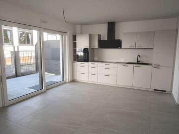 Exklusive 3 Zimmer Erdgeschosswohnung mit Terrasse, eigener Gartenanteil und moderne Einbauküche