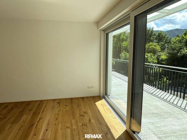 Exklusive 3 Zimmer Neubauwohnung mit Terrasse und Carport Parkplatz in Graz