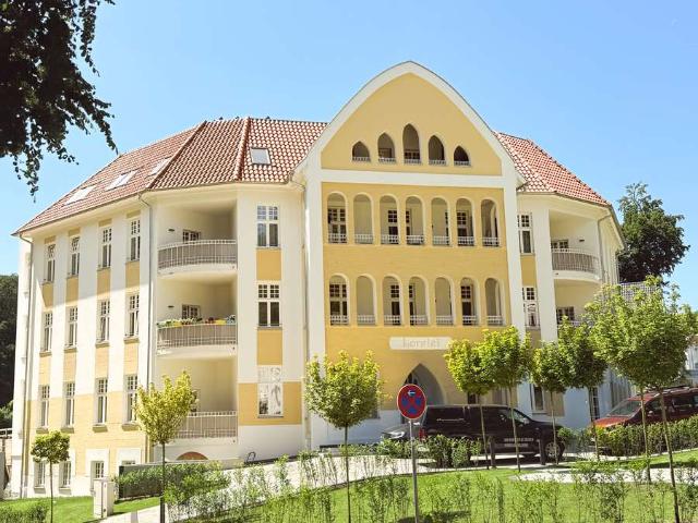 Exklusive 3 Zimmer Wohnung 74m² mit Einbauküche, Balkon & Loggia in Sellin Rügen
