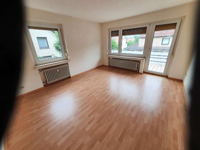 Exklusive 3 Zimmer Wohnung, gehobener Innenausstattung, Einbauküche, Balkon