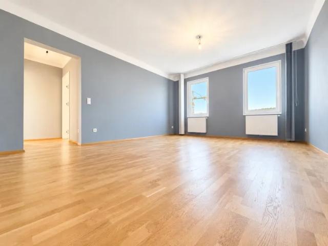 Exklusive 3 Zimmer Wohnung in zentraler Lage WG tauglich