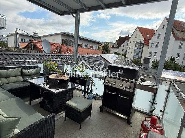 Exklusive 3 Zimmer Wohnung in zentraler Lage mit großem Balkon im 1. OG