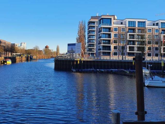 Exklusive 3 Zimmer Wohnung in einmaliger Lage im OL Hafen mit Wasserblick