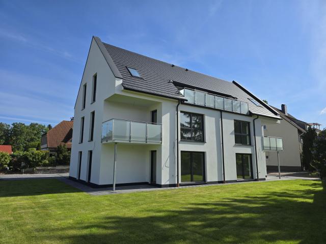 Exklusive 3 Zimmer Wohnung mit Balkon! NEBAU!