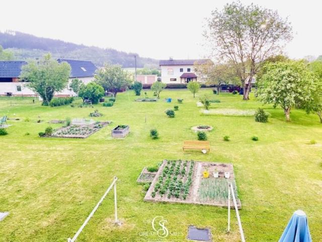 Exklusive 3 Zimmer Wohnung mit großem Gemeinschaftsgarten, grüner Umgebung und super Anbindung!
