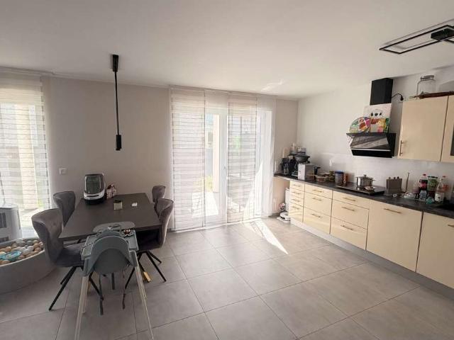 Exklusive 3 Zimmer Wohnung mit Terrasse & Garten