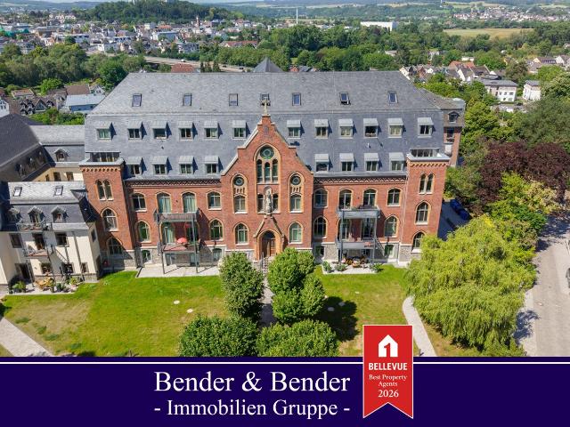 Exklusive 3 Zimmer Wohnung mit traumhaftem Fernblick und großzügiger Dachterrasse!