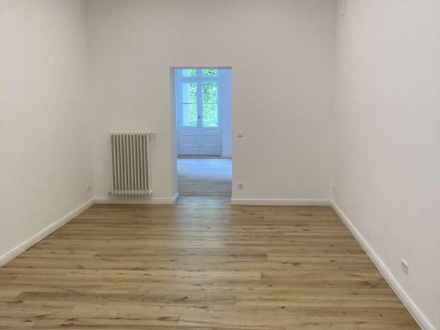 Exklusive 3 Raum Hochparterre Wohnung mit geh. Innenausstattung mit Balkon und EBK