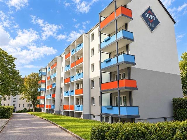 Exklusive 3 Raum Wohnung mit neuem Bad und Balkon! Erstbezug nach Sanierung!