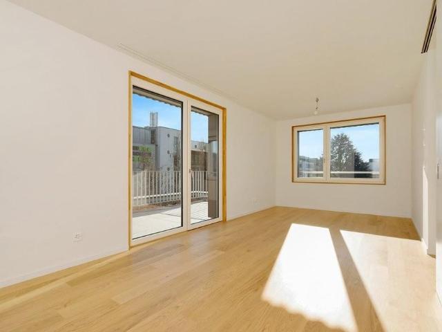 Exklusive 2.5 Zimmer Attikawohnung mit Loggia und Terrasse