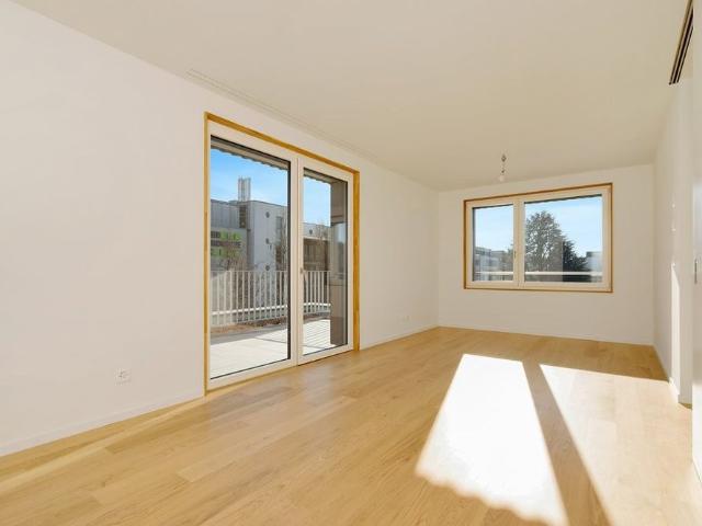 Exklusive 2.5 Zimmer Attikawohnung mit Loggia und Terrasse