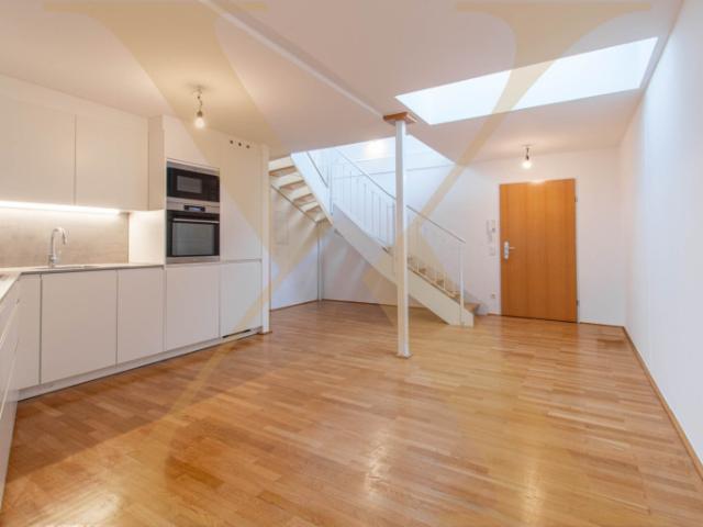 Exklusive 2,5 Zimmer Maisonettewohnung inkl. Dachterrasse in Linzer Bestlage an der Promenade zu vermieten!