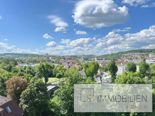 Exklusive 2,5 Zimmer Penthousewohnung mit großer Dachterrasse & Blick über Bad Mergentheim