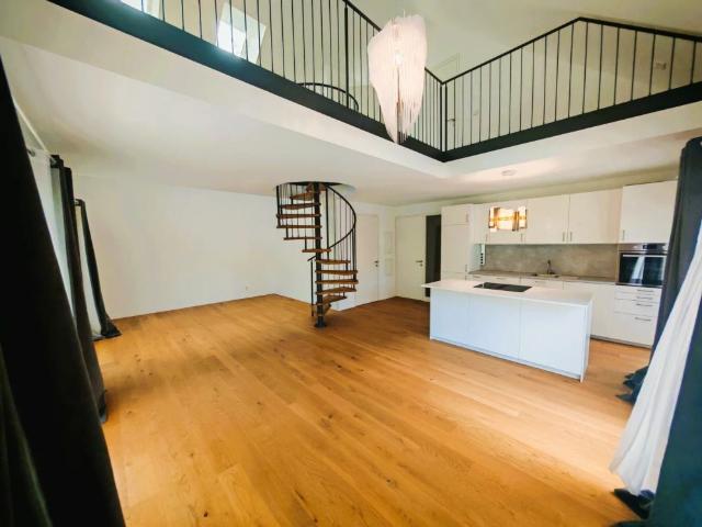 Exklusive 2,5 3,5 Zimmer Maisonettewohnung mit Terrasse und 1 2 TG Stellplätze im Zentrum von Goldegg