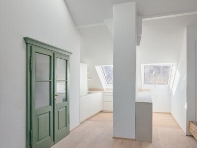 Exklusive 2.Zi. DG Wohnung Modern. Hell. Nonntal