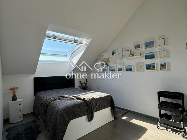 Exklusive 2 Zimmer Dachgeschosswohnung für Singles oder Paare
