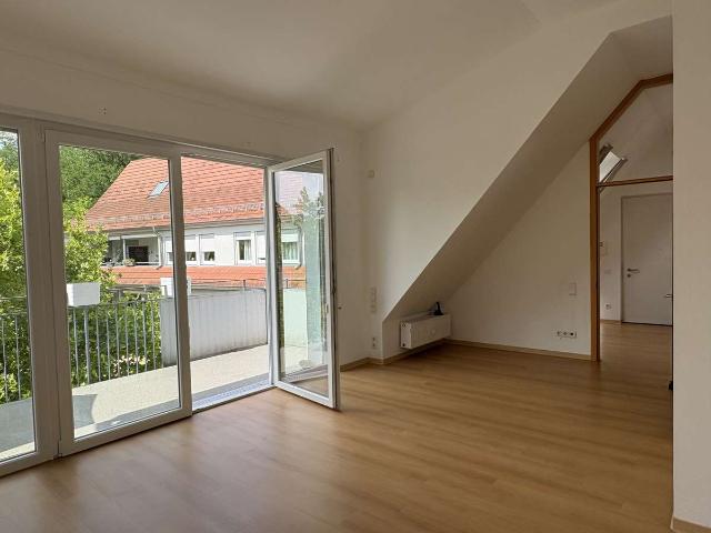 Exklusive 2 Zimmer Dachgeschosswohnung im betreuten Wohnen – ruhig, hochwertig und sofort bezugsfrei