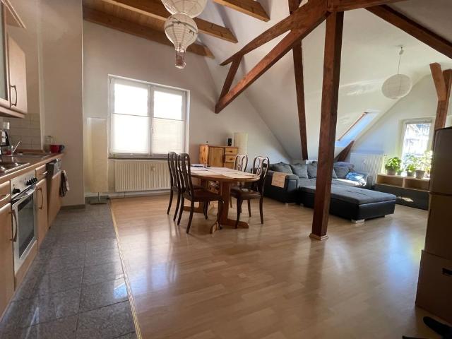 Exklusive 2 Zimmer Dachgeschosswohnung in historischer Jugendstil Villa mit Schlossblick