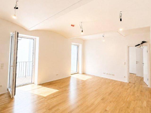 Exklusive 2 Zimmer Erstbezugswohnung mit Loggia in absoluter Ruhelage