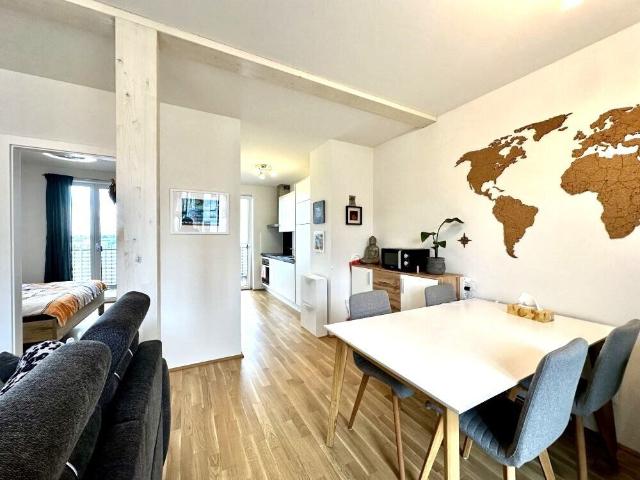 Exklusive 2 Zimmer Penthouse Wohnung mit zwei Dachterrassen, Schlossbergblick und KFZ Tiefgaragenabstellplatz – Provisionsfrei