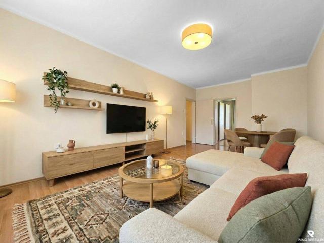 Exklusive 2 Zimmer Wohnung in zentraler Lage mit Balkon