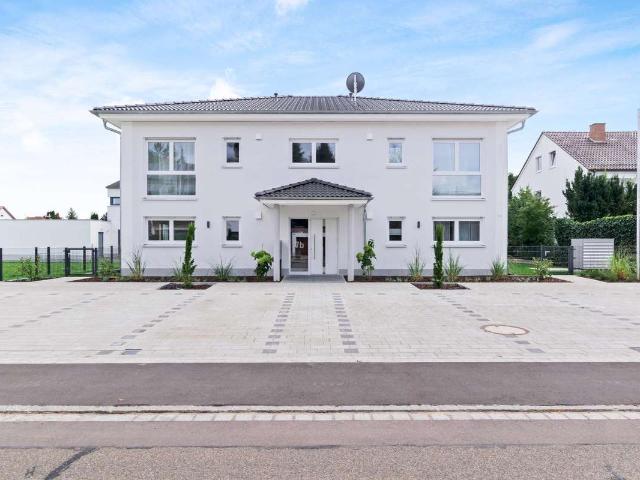EXKLUSIVE 2 ZIMMER WOHNUNG MIT GROSSZÜGIGEM BALKON, EINBAUKÜCHE UND STELLPLATZ IN LAUINGEN DONAU