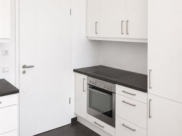 Exklusive 2 Zimmer Wohnung mit großzügiger Loggia und hochwertigem Wohnkomfort nahe Potsdamer Platz