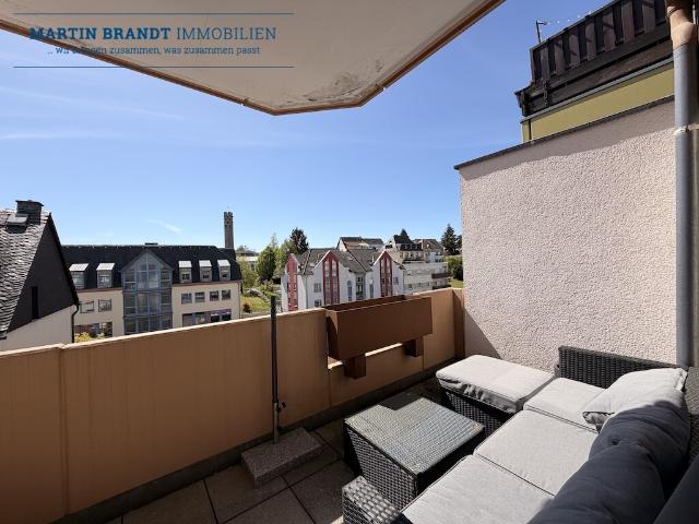 Exklusive + 2 Zimmer Wohnung mit offenem Kamin und Balkon fußläufig zur Idsteiner Altstadt