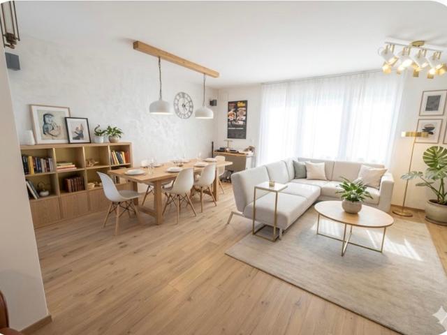 Exklusive 2 Zimmer Wohnung mit zwei Balkonen in Ingolstadt Süd